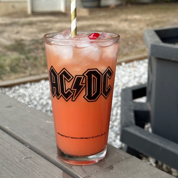 Meet your Posher, Sheila - Picture 4 of 7